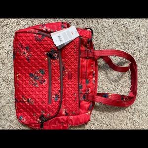 NWT Lug Windjammer SE - bouquet red with key fob
